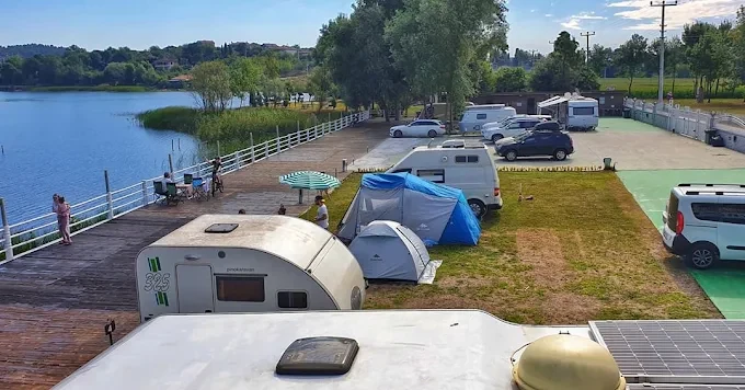 Türkiye'de Karavanla Nerede Konaklanır? Karavan Kamp Alanı Rehberi ve Poyrazlar Camping