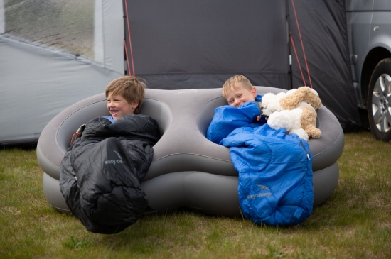 Easy Camp Cosmos Jr. Black Çocuk Ultralight 720 gr Uyku Tulumu resmi