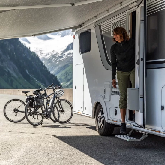 Thule Tek Adım 12V 550mm Elektrikli Kayar Basamak resmi