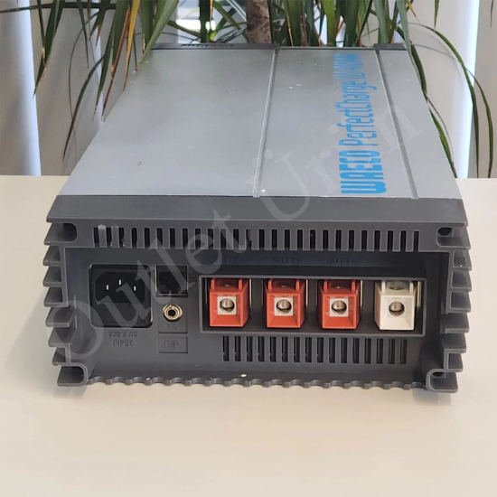 Dometic IU 404A PerfectCharge 40A/24v Şarj Cihazı (Outlet Ürün) resmi
