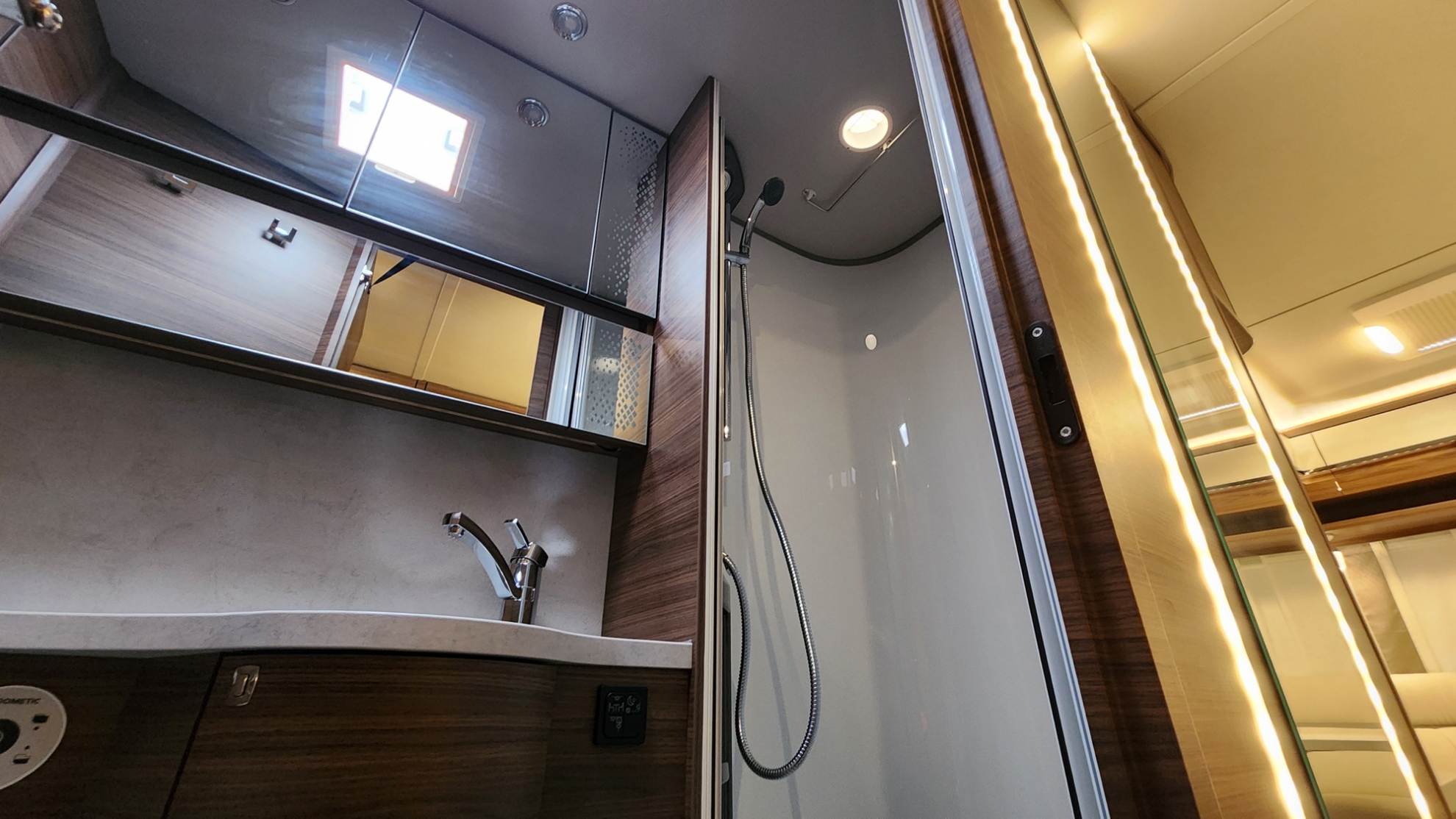 Puccini 685 DF resmi